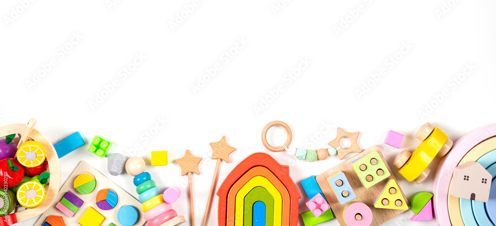 Kolorowe drewniane zabawki Montessori